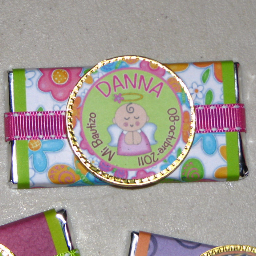 Chocolate con moneda y etiqueta personalizada